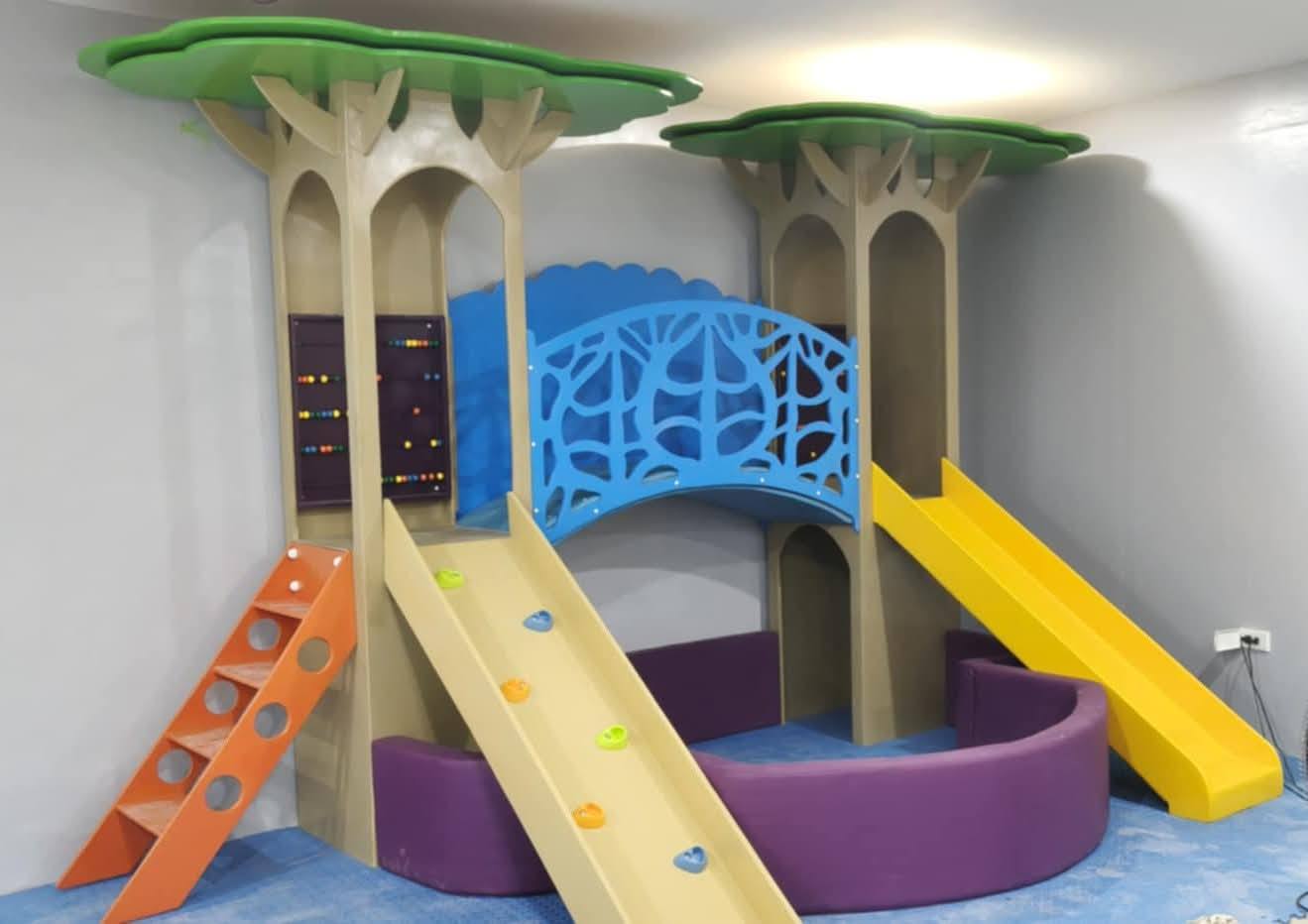 Multi- Play House & Ball Poll