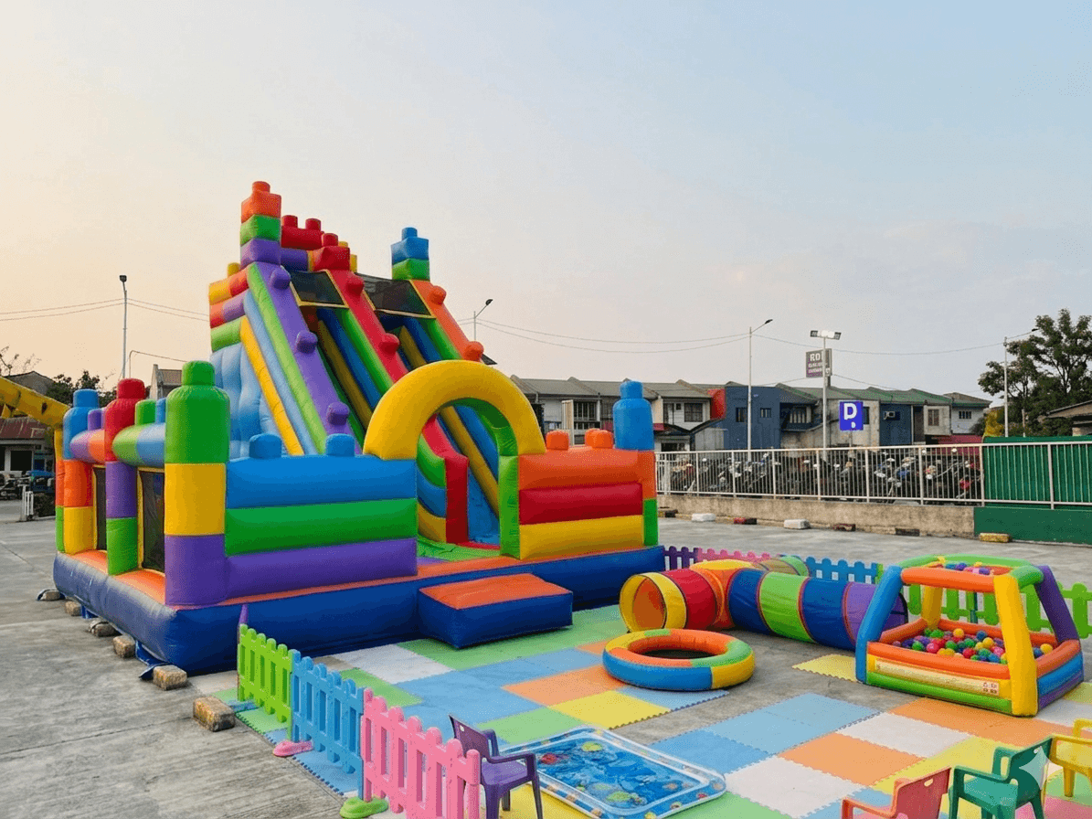 Bounce House [ Giant ]