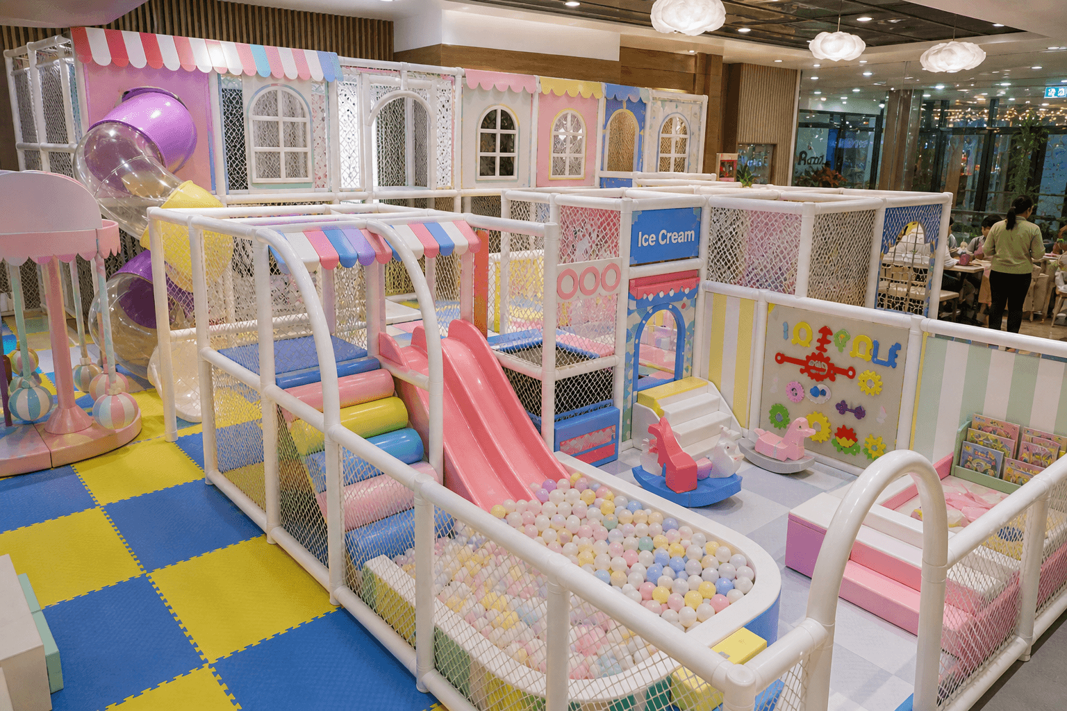 Multi-Play House ( Ball Pit & Sand House )